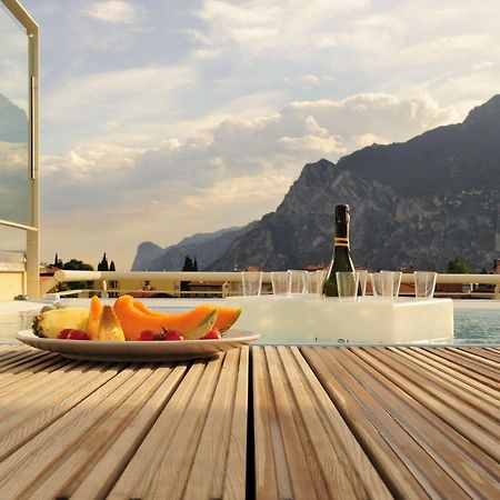 Eco Hotel Bonapace Torbole Sul Garda Exterior foto