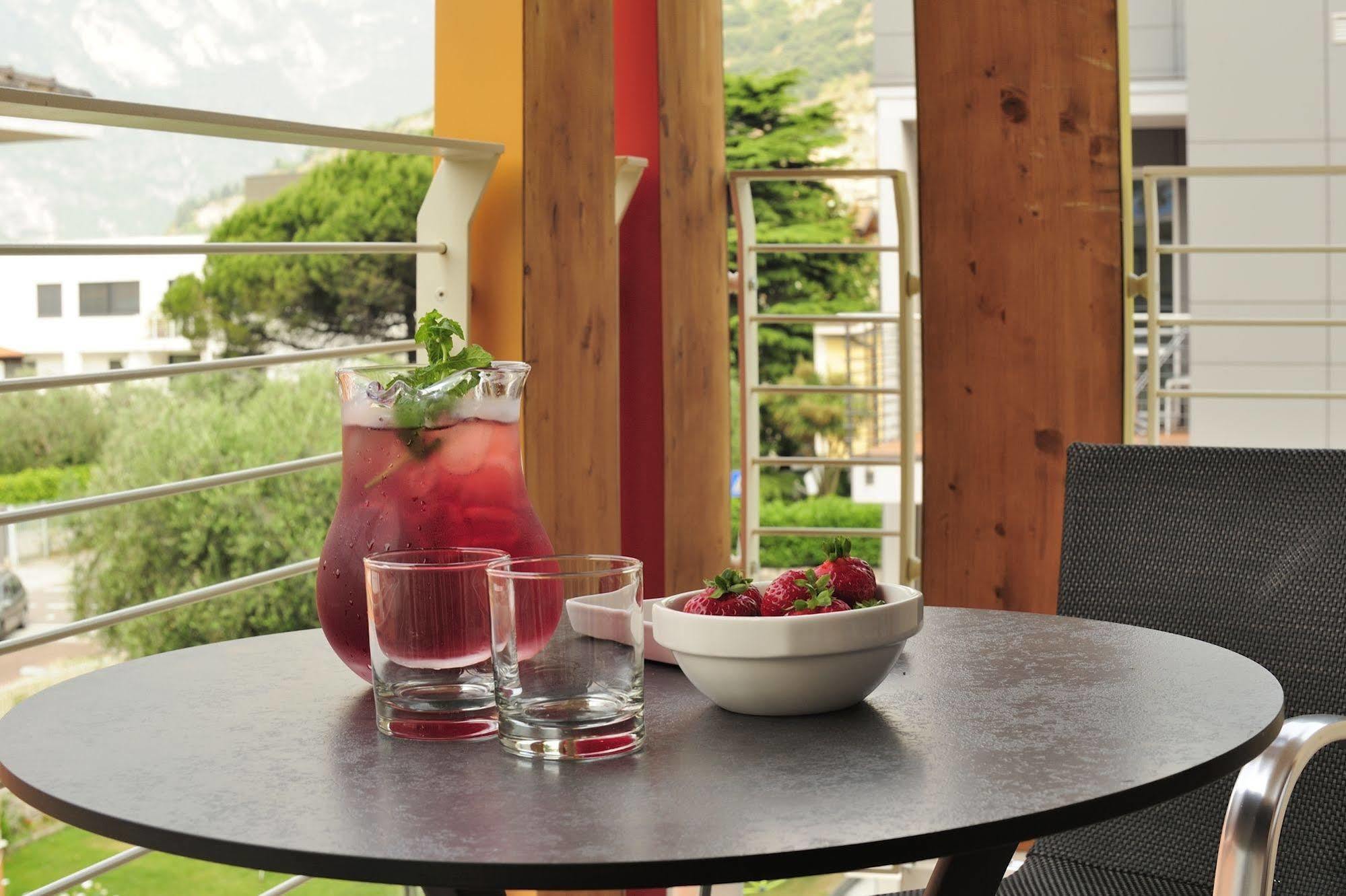 Eco Hotel Bonapace Torbole Sul Garda Exterior foto